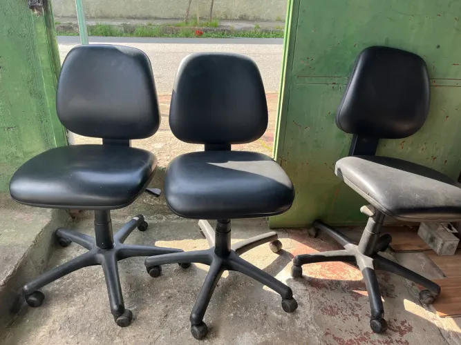 Cadeira de Escritório Giratória com Ajuste de Encosto e Altura