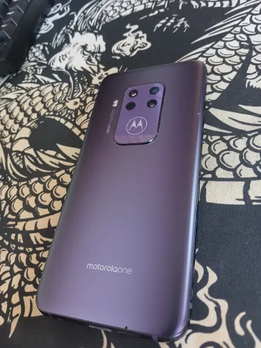 Motorola one zoom