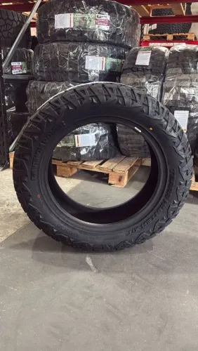 ?Pneu Venom Power Terra Hunter X/T 235/60 R18