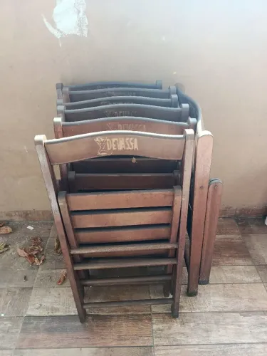 Cadeiras dobráveis de madeira - R$70 cada