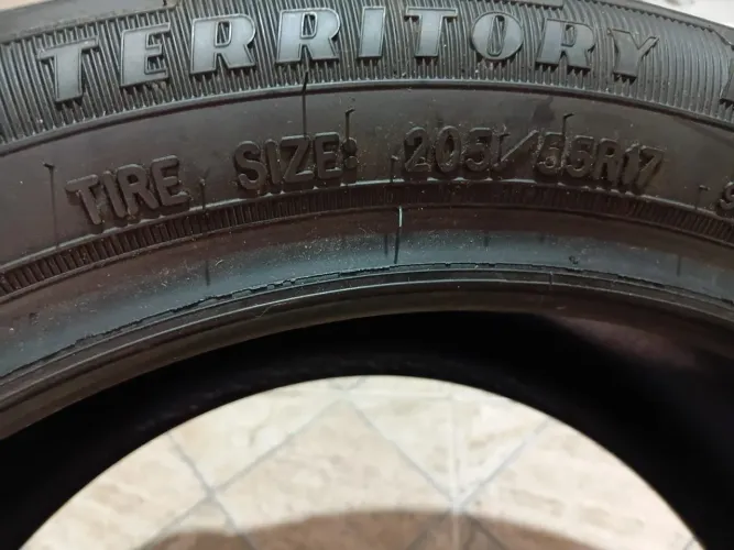 Pneu Territory 205/55 R17