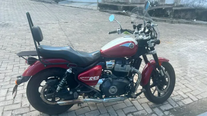 Vende-se super meteor muito nova