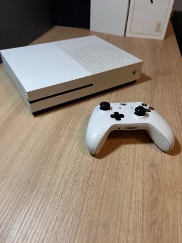Xbox One S + Controle