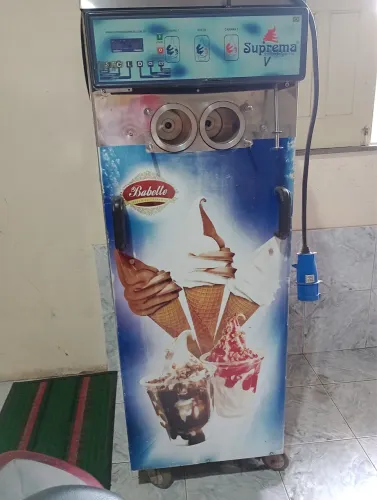 Vende-se máquina de sorvete Suprema