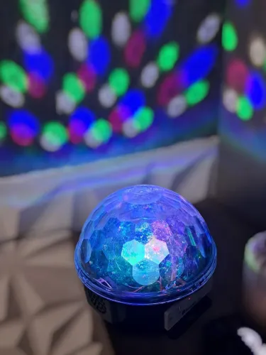 Globo de Luz LED Magic Ball Bluetooth - Caixa de Som MP3 e Efeito Boate