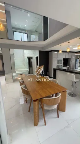 Atlantica Imóveis tem excelente Casa Duplex à Venda no Vale dos Cristais, Macaé/RJ