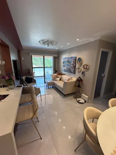 APARTAMENTO COM 02 QUARTOS SENDO 01 SUÍTE EM VILA NOVA - CABO FRIO/RJ