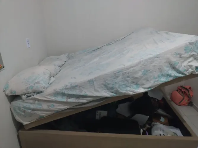 Vendo Cama Baú Casal