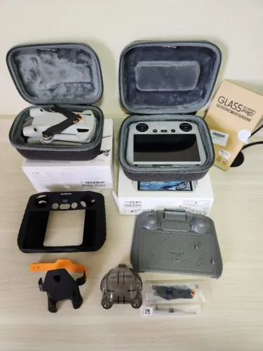Drone DJI Mini 3 Pró + Controle com tela + acessórios