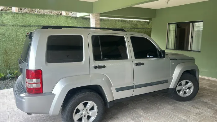 Jeep Cherokee Sport 3.7 4X4 V6 12V Aut. 2008