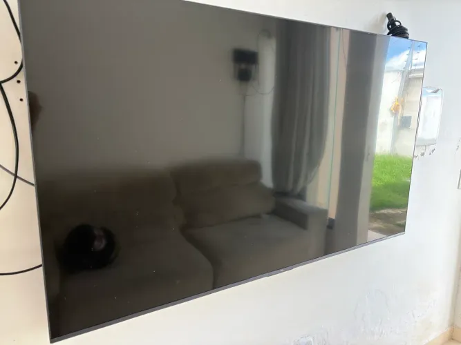 TV TCL C6k 65 polegadas 144hz 4k com defeito