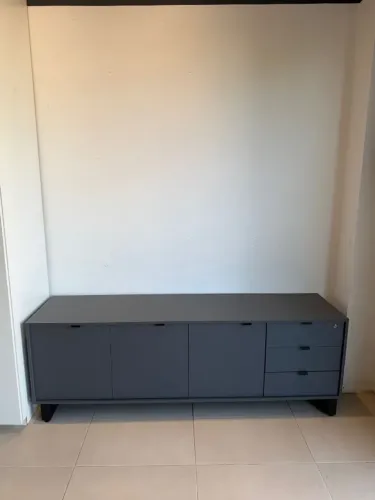 Balcão de escritório em MDF cinza chumbo 