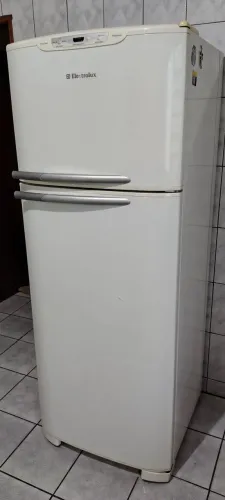 Geladeira Eletrolux 375 L branca duplex