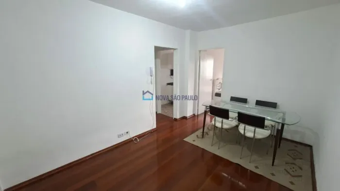 Apartamento Mobiliado para Alugar a 190m do Metrô Saúde - 1 Dormitório - 47m²