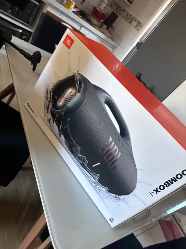 JBL bombox 4