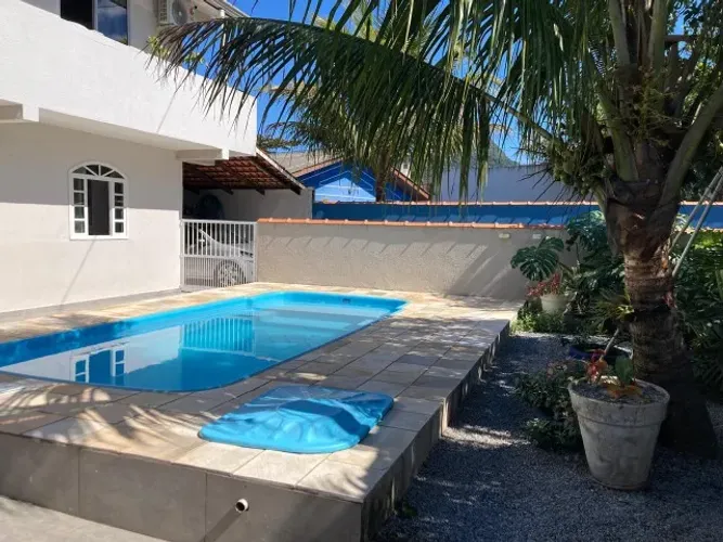 Casa com piscina para até 8 pessoas!