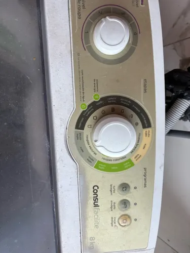 Máquina de lavar com defeito 