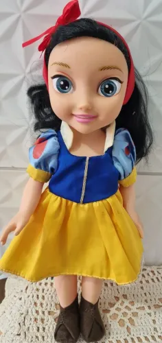Boneca branca de neve