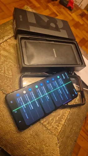 Samsung Galaxy S21 plus 