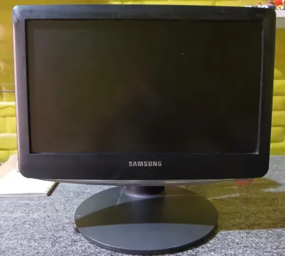 Monitor Samsung Syncmaster 16 Polegadas B1630