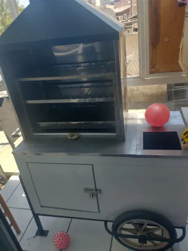 Vendo carrinho de espetinho novo 