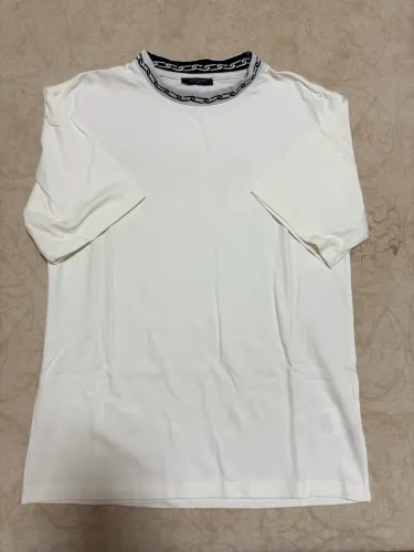 CAMISETA LOUIS VUITTON NECK CHAIN