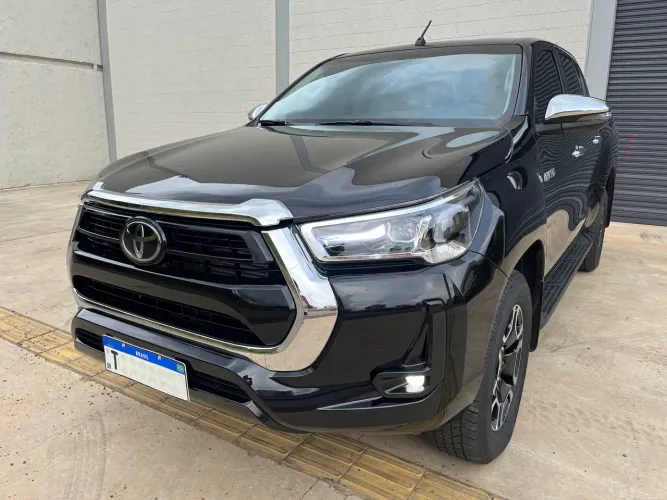 Toyota Hilux CD SRV 4X4 2.8 TDI Diesel Aut. 2025
