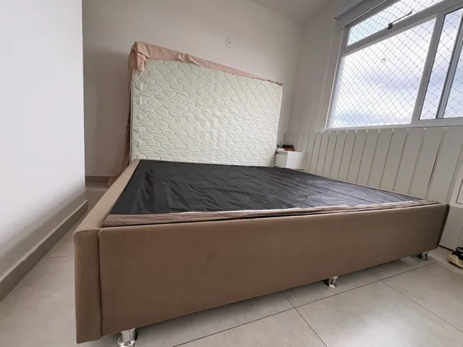 Colchão e cama queen size 