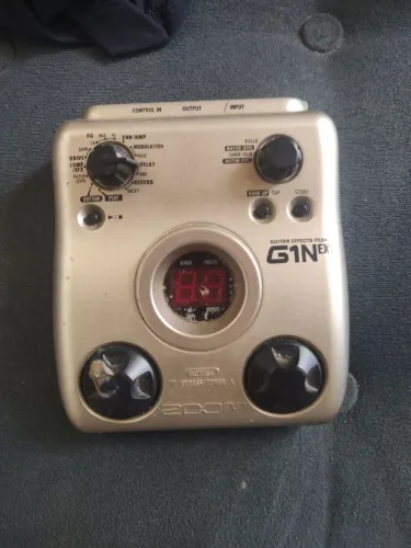 Pedaleira Zoom g1 next