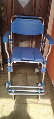 Cadeira de Banho em Alumínio até 150 Kg Assento 42 cm D60 Dellamed<br><br>Vale 749,00