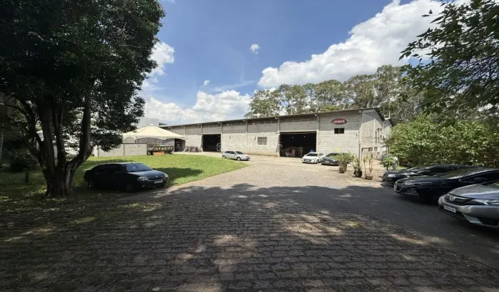 Galpão em Cotia com 2760 m² para locação