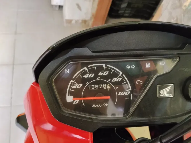 Vende se está moto perfeita