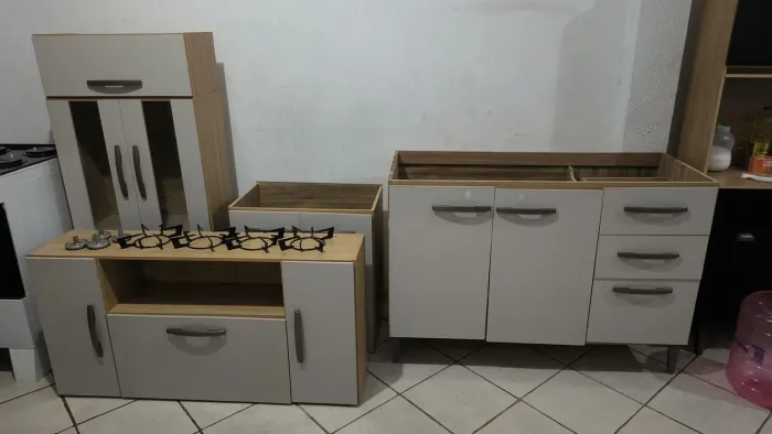 Armários de cozinha (entrego com taxa) aceito cartão com taxa da máquina 