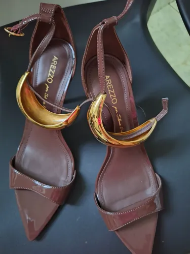 Vendo sandalia Arezzo