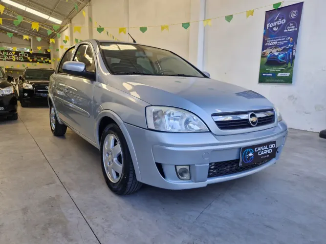 Chevrolet Corsa Hat. Premium 1.4 8V Econoflex 5P 2011