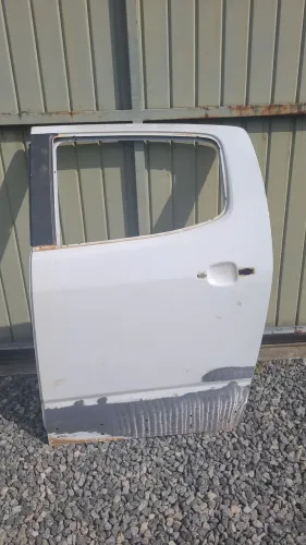 S10 porta traseira esquerda - 2013 a 2024