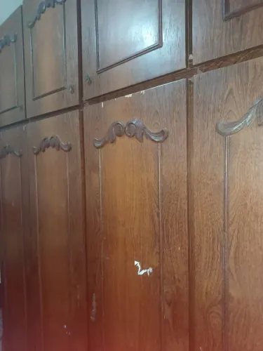 Quarda roupa 5 portas C/maleiro