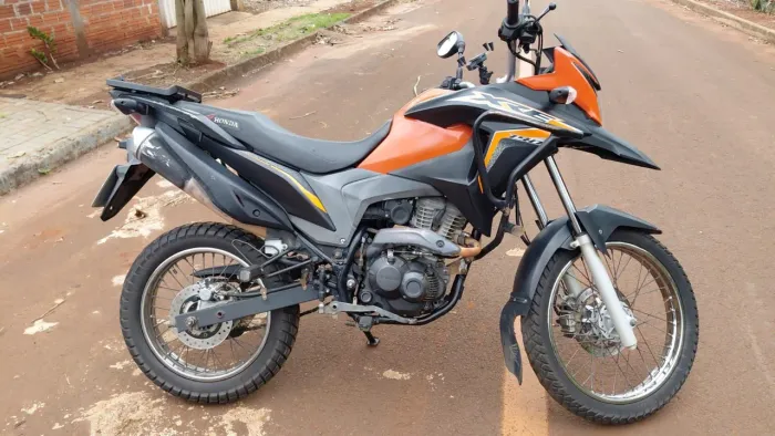 VENDO OU TROCO POR CARRO DO MEU INTERESSE TROCA JUSTA