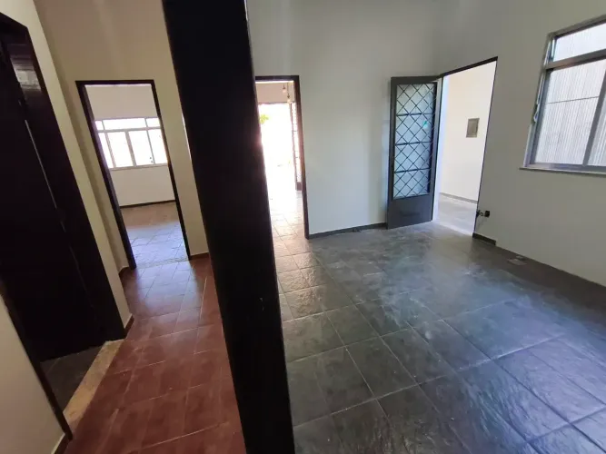 Casa com 4 quartos sendo 2 suítes, mais uma edícula nos fundos, Cajueiros, Macaé RJ