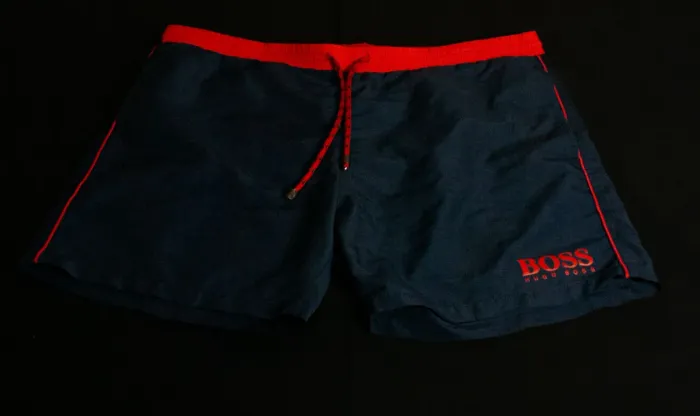 Vendo bermuda hugo boss original