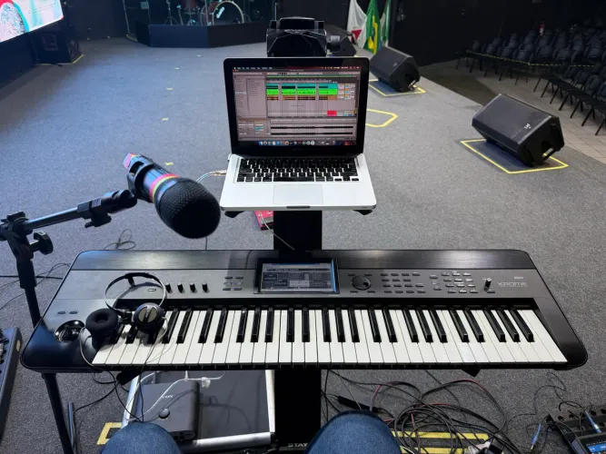Teclado Korg Krome 61
