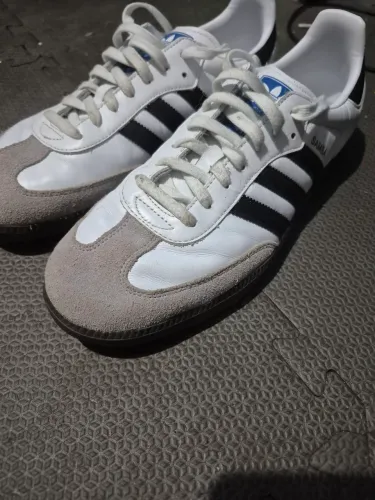 Tênis adidas samba