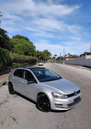 Volkswagen Golf Comfortline 1.4 TSI 140cv Aut. 2014