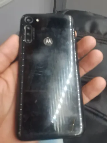 Moto g8