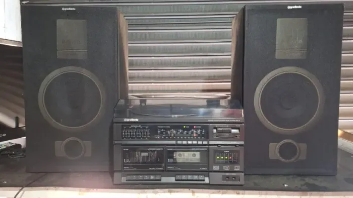 Gradiente 3 em 1, Disco T fita Radio e cx tudo funcionando 690,00 teste na hora somos loja