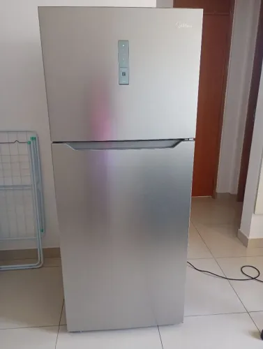 Geladeira Midea SEMI NOVA Nunca foi pra assistência