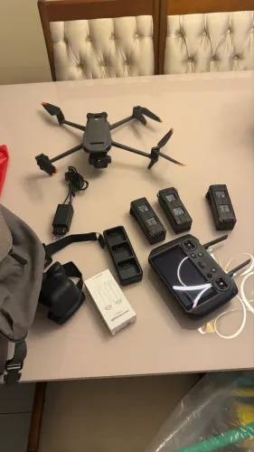 DJI MAVIC 3 combo completo com RC Controller