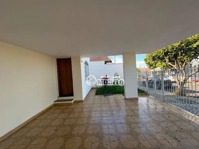 Casa com 2 dormitórios para alugar, 124 m² por R$ 2.455,00/mês - Vila Rezende - Piracicaba