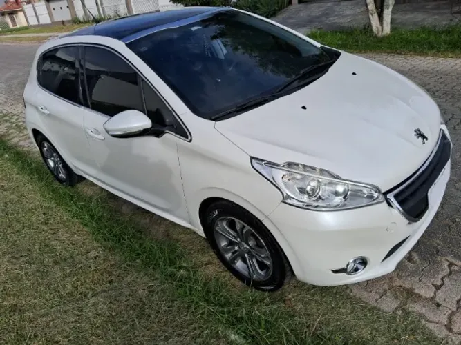 Peugeot 208 Griffe 1.6 Flex 16V 5P Aut. 2014