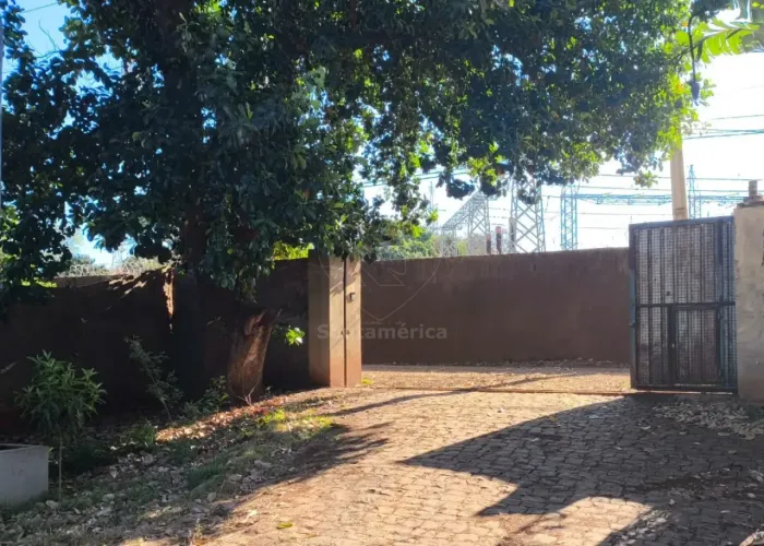Barracão para locação no bairro Cilo 3, na Zona Norte de Londrina